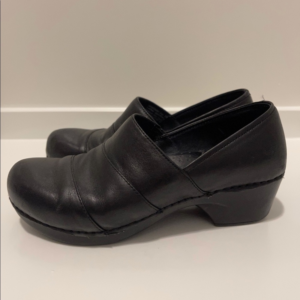Dansko Black Leather Professional Clogs 38
